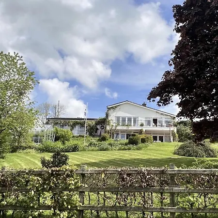 Greenview House *